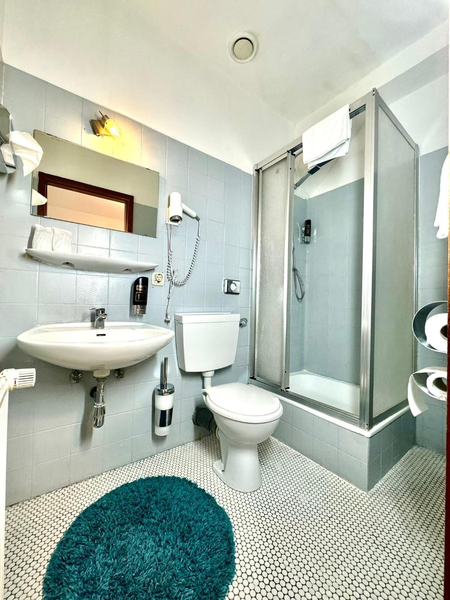 Hotel Zum Ruecking Нортхайм Екстериор снимка