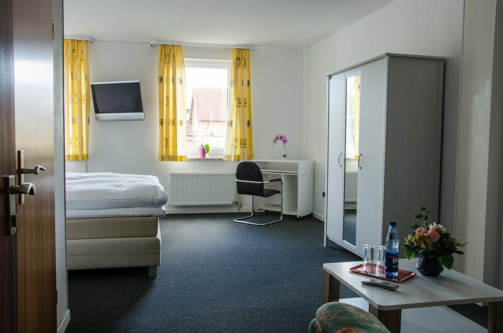 Hotel Zum Ruecking Нортхайм Екстериор снимка