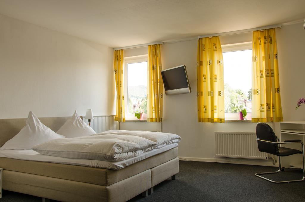 Hotel Zum Ruecking Нортхайм Екстериор снимка