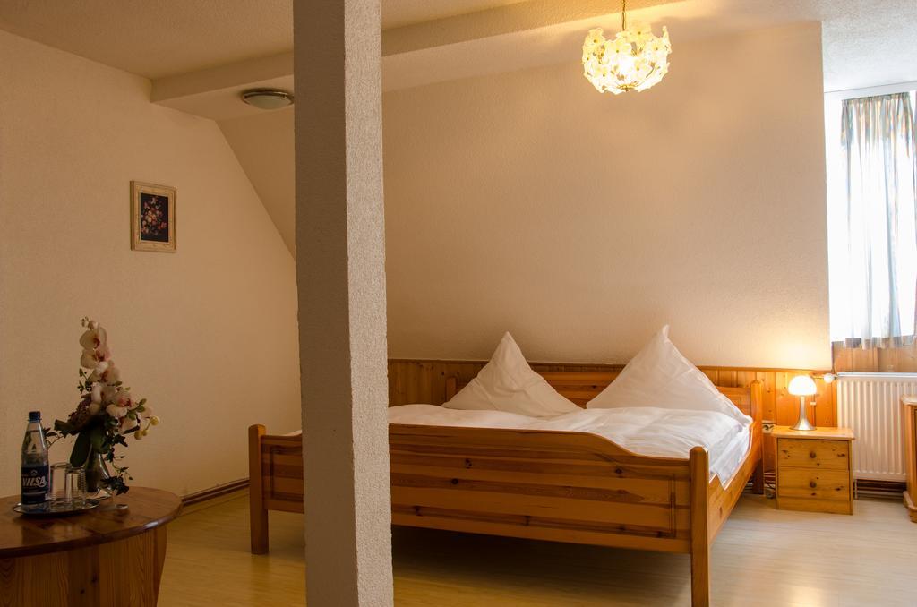 Hotel Zum Ruecking Нортхайм Екстериор снимка